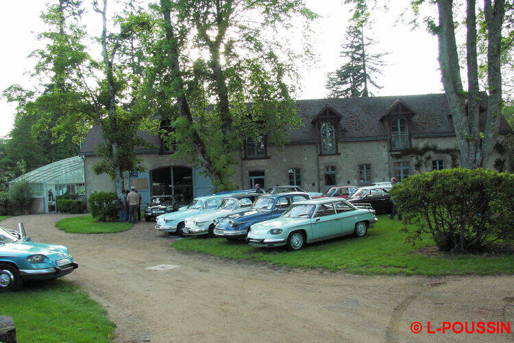 Le parking de l amairie bien rempli...