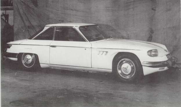 Le prototype de Panhard 24 motorisé par le moteur Maserati de la Citroën SM
