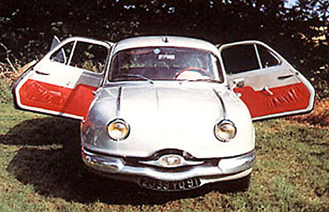 Une Panhard Dyna Z